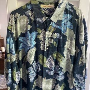 Tommy Bahama men’s shirt -size large